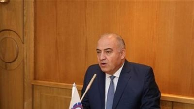 محافظ قنا يتفقد المركز التكنولوجي لمتابعة طلبات التصالح في مخالفات البناء