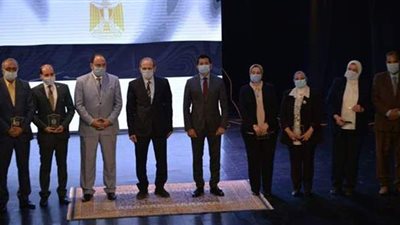 أشرف صبحي يُكرم الإدارات المركزية ومديريات الشباب الفائزة بجوائز التميز