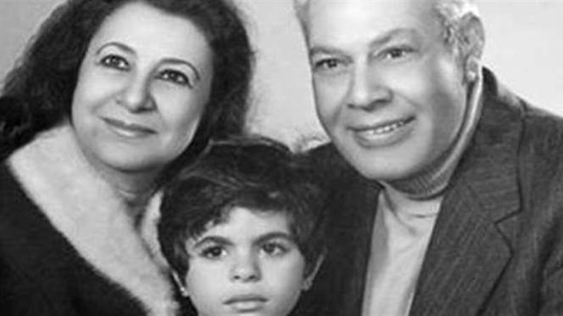 يحيى شاهين مع زوجته