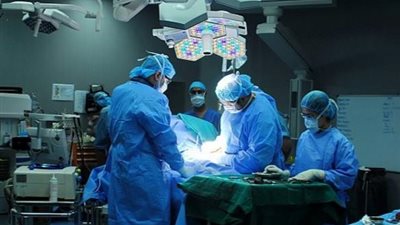 عملية جراحية دقيقة لطفلة بقسم جراحة العظام بمستشفى قنا الجامعي