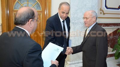 الوادي الجديد والإنتاج الحربي توقعان بروتوكولا لإعادة تشغيل مصنع