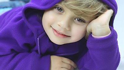 إستراتيجية تربية طفل قنوع راض عن حياته