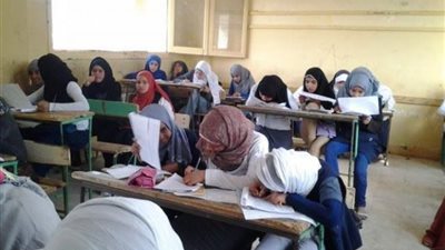 تداول ورقة «الإحصاء» قبل بدء الامتحان بدقائق