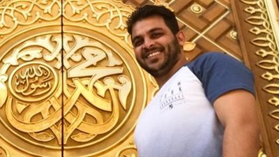 محمد رشاد ينشر صورته في المسجد النبوي