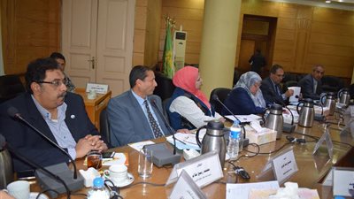 طلاب بنها يطالبون بتنفيذ نموذج محاكاة لمجلس الوزراء وأمير الشعراء