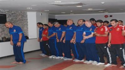 لاعبو الأهلى يؤدون مناسك العمرة غدًا