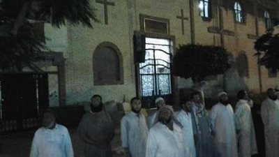 قرية كوم أبوحجر القبطية بأسيوط تحمى كنائسها