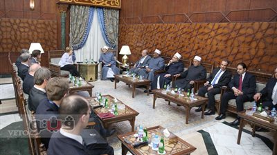 الإمام الأكبر يستقبل المستشارة الألمانية بمشيخة الأزهر.. يشيد برفضها «الإسلاموفوبيا».. «ميركل»: «الطيب» أعلى مرجعية سنية في العالم.. ضيافته لي «شرف».. ونتطلع إل