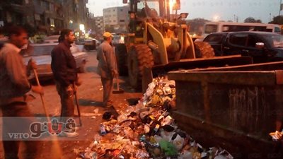 بالصور.. حملة نظافة ليلية في حي شرق شبرا الخيمة