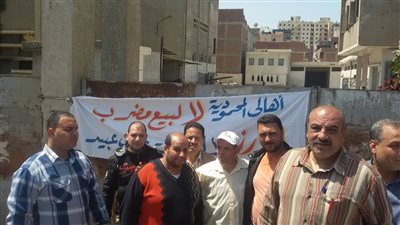 بالصور.. وقفة لأهالي المحمودية احتجاجا على بيع مضرب الأرز