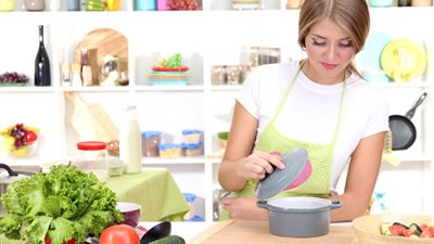 اسعدي أيامك بـ4 عادات صحية يومية