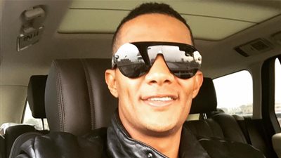 بالفيديو.. زفة بلدي لمحمد رمضان في شوارع القاهرة على الطبول