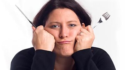 للحفاظ على رشاقتك احذري أسباب الشعور بـ«الجوع الكاذب»