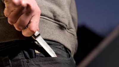 «جرائم رمضان».. عامل يطعن زوجته بسكينة لتأخرها في إعداد الإفطار.. مصرع ربة منزل وإصابة 3 آخرين بسبب التدافع للحصول على وجبة لحمة أمام مسجد السيدة عائشة.. ومقتل طالب بمفك للخلاف على أولوية ال