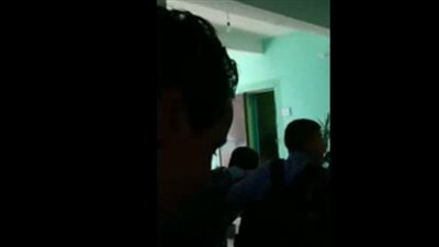 بالفيديو.. طلاب مدرسة بالإسماعيلية يتشاجرون بالزجاج والحجارة