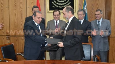 البنك الأهلي يوقع قرض بـ1.980 مليار جنيه مع شركة الإسكندرية للتكرير