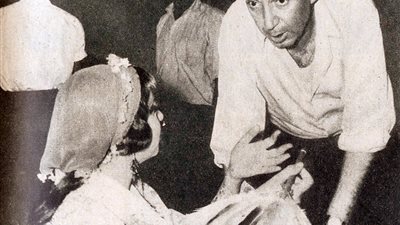 صورة نادرة لفاتن حمامة وهنرى بركات في «الحرام»