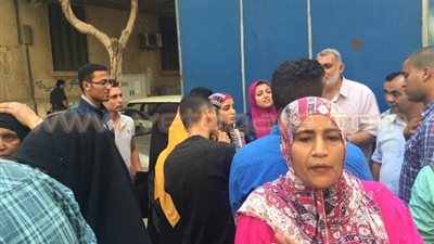 بالفيديو.. وقفة لأولياء أمور طلاب التحويلات أمام «الوزراء»