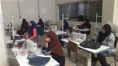 برنامج تدريبي لمهنة الملابس الجاهزة بمركز الخانكة