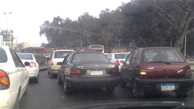 كثافات مرورية أمام معسكر قوات الأمن في أكتوبر