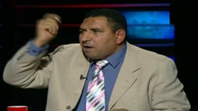 اعتصام مسئول بـ 