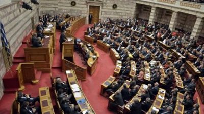 البرلمان اليونانى يفرض ضرائب جديدة لزيادة الدخل بـ3 مليارات دولار
