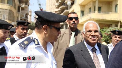 بالفيديو والصور.. محافظ القاهرة يتفقد إزالة العقارات المخالفة بقصر القبة