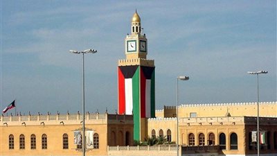 نشرة الرابعة عصرا.. استقالات جماعية للمعلمين المصريين بالكويت