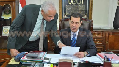 بالصور.. محافظ أسيوط يعتمد نتيجة الشهادة الإعدادية