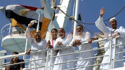 بالصور.. ميناء نويبع يستقبل 360 معتمرًا