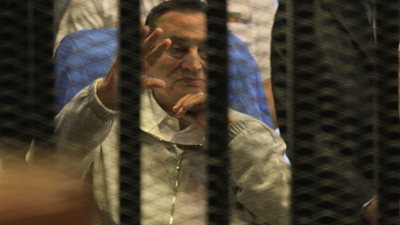 مبارك قيد الإقامة الجبرية بقرار إداري من الحكومة ويجوز له الطعن