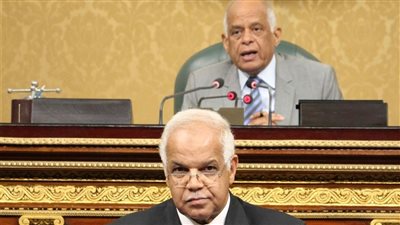 وزير النقل أمام مصيدة البرلمان.. «معندناش عصا سحرية لحل المشكلات».. ديون السكك الحديدية 42 مليار جنيه.. مصر في المركز 80 لحوادث الطرق.. والنواب يهاجمون الوزير و«عبد العال» ينقذه