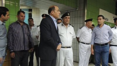 شرطة النقل تضبط 240 هاربا من أحكام و285 بائعا متجولا