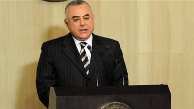 جدل واسع بسبب عطاءات البنك المركزى.. فائقة الرفاعى: آلية تدعم مفاوضات صندوق النقد.. الشورى: تشكل خطرا على الاحتياطى النقدى.. غنيم: تعيد المضاربات على الدولار