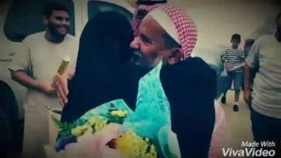 شاهد.. كيف استقبلت عائلة سعودية ابنتها بعد حفظها القرآن