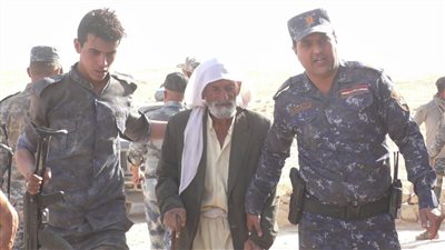 بالصور.. القوات العراقية تنقذ آلاف العائلات من «داعش» في الموصل