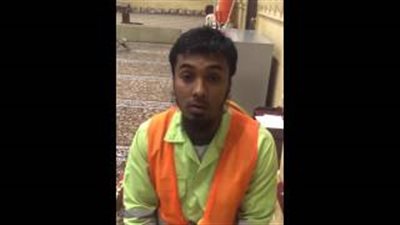 بالفيديو.. عامل نظافة يشعل مواقع التواصل بجمال صوته في تلاوة القرآن