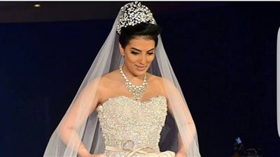 حورية فرغلي تثير تساؤلات جمهورها بفستان الزفاف