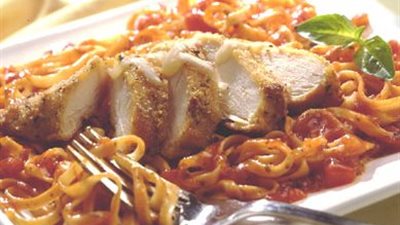 طريقة عمل المكرونة الحارة بالدجاج