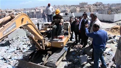 محافظ الجيزة يستعرض أهم قرارات الإزالة المنفذة خلال مارس