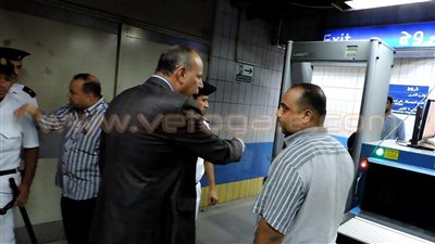 مدير شرطة النقل يكلف بتوسيع دائرة الاشتباه خلال جولاته بالمترو