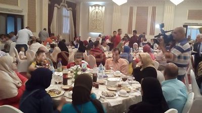 بالصور.. نادي المحاسبات يقيم حفل إفطار بالإسكندرية ويكرم أعضاءه