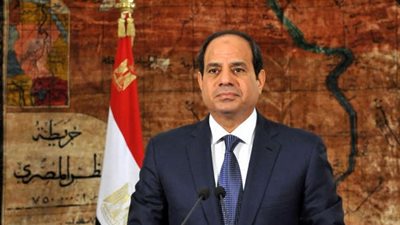 السيسي يتابع المشروعات القومية مع 4 وزراء