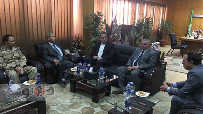 بالصور.. «العناني» يصل الإسماعيلية لحضور احتفالية متحف الآثار