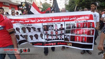 القوى السياسية تنظم جنازة رمزية لشهداء رفح بـ