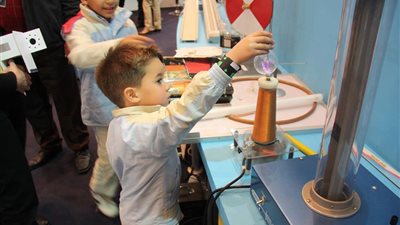 الجامعة الأمريكية تنظم عرض عجائب العلوم.. اليوم