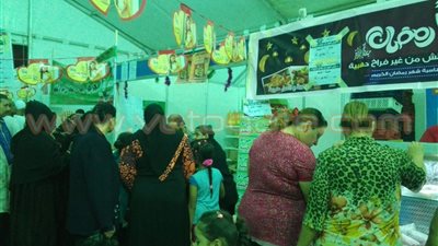 بالصور.. إقبال كبير على معرض «أهلا رمضان» بالأقصر