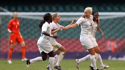 الفيفا: قمة الإثارة في كرة قدم السيدات في أمريكا وأوربا