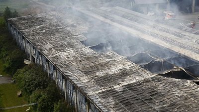 بالصور.. اشتعال مركز ألماني للاجئين بعد شجار بسبب رمضان