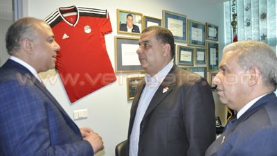 بالصور.. العاملون بمترو الأنفاق في زيارة لمستشفى سرطان الأطفال